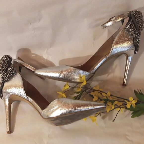 International Concepts Kaison Silver Heels - Picture 5 of 13